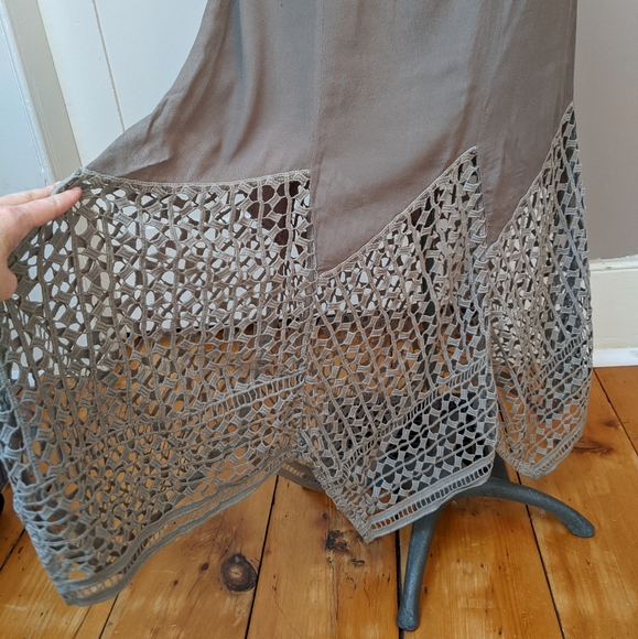 XCVI Long skirt with pretty, geometric lace bottom - Picture 5 of 6